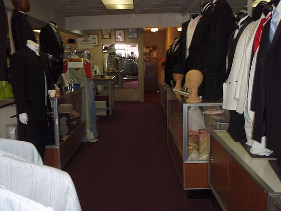 Maniquins/ right side store