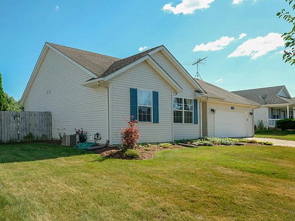 3rd image of 2677 Hickory Nut Ln