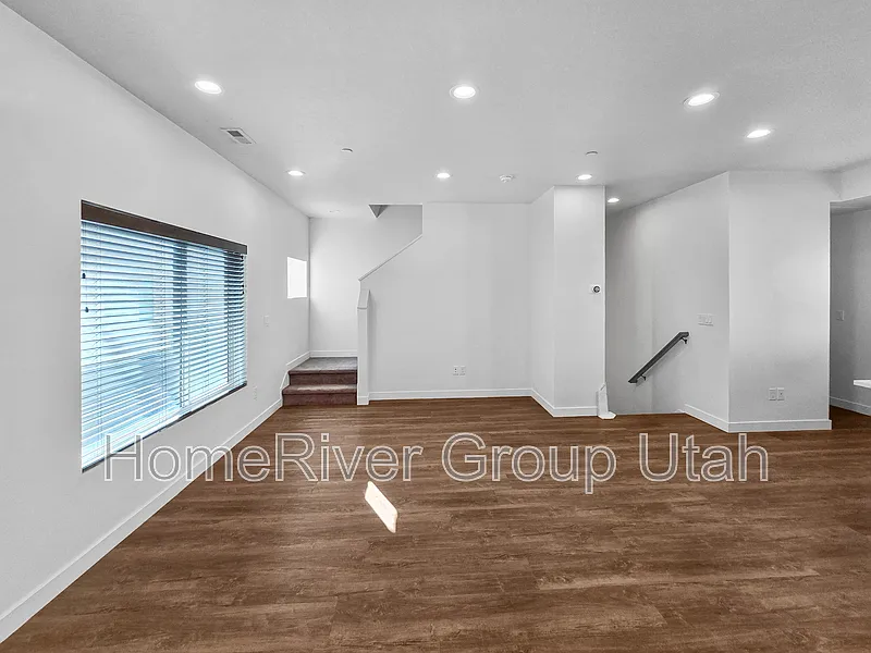 2 bed, 3.0 bath, 1300 sqft, $2,195 — Photo 4