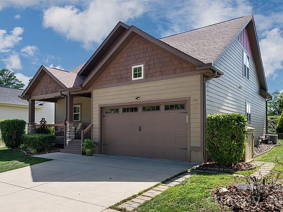 3rd image of 17 Asher Ln