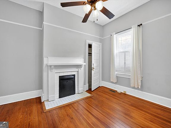 5th image of 173 Pierce Ave