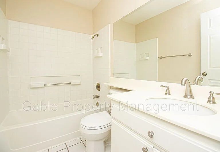 25804 Dickens Ct — Photo 16