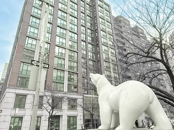 45 Park Avenue image 1 of 46