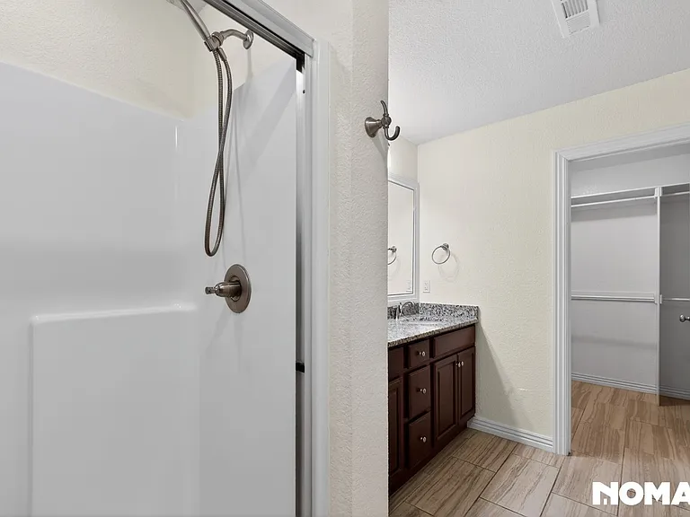 2088 E Custer Ln — Photo 28