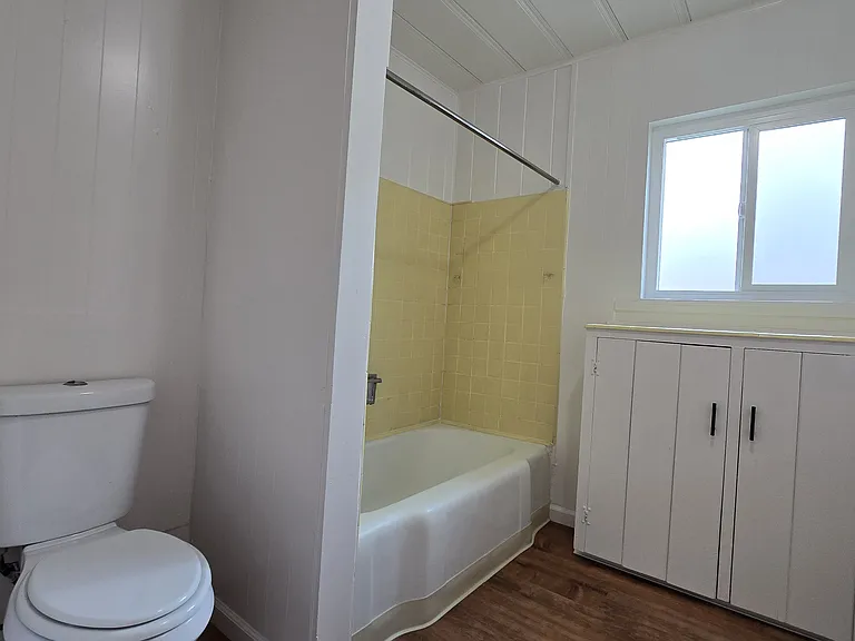11415 Fairview St — Photo 24
