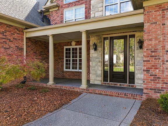 3rd image of 789 Plantation Way