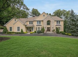 2 Running Brook Ln, New City, NY 10956