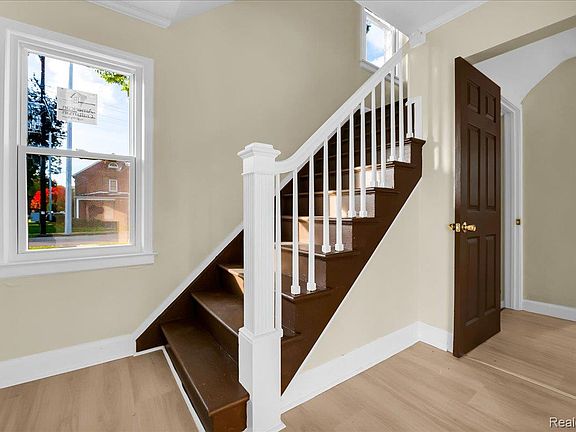 5th image of 13511 Longacre St