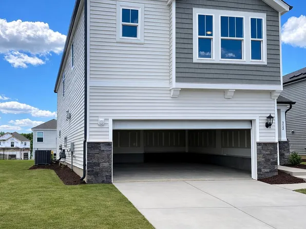 312 Wilbur Lake Dr, Fuquay Varina, NC 27526