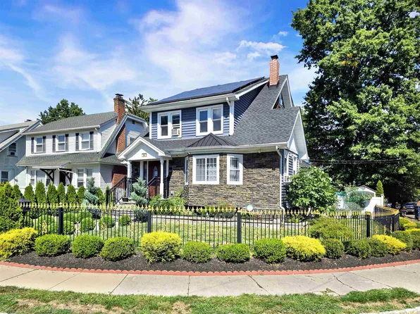 64 Van Houten Pl, Belleville, NJ 07109