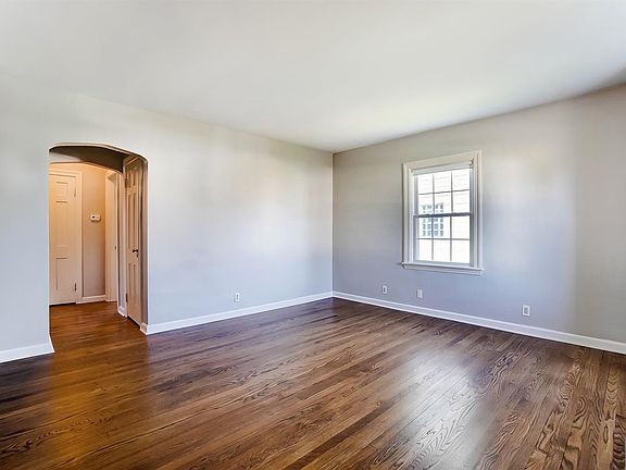 4th image of 2412 Hill Ave