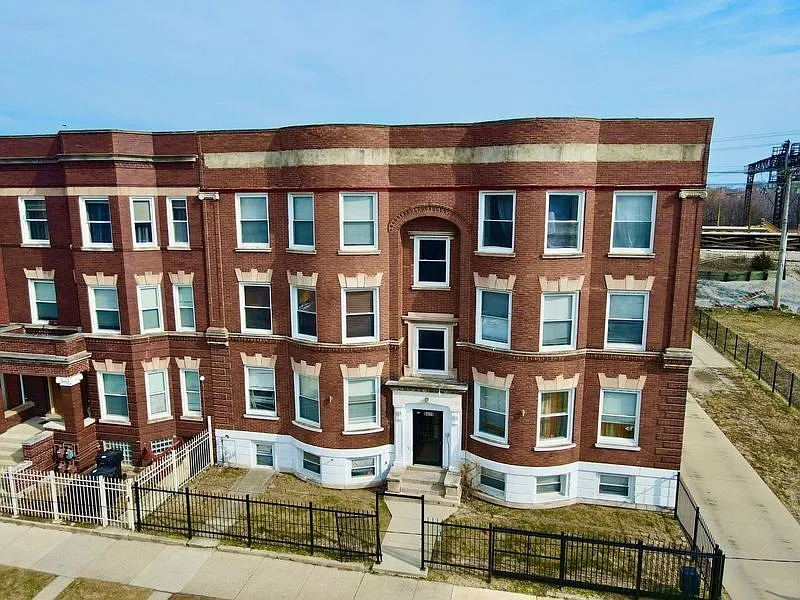 6639-41 S. Kenwood Ave — Photo 2