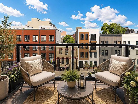 4th image of 1009 Decatur St #4A
