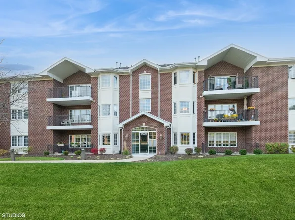 13059 Laurel Glen Ct APT 303, Palos Heights, IL 60463