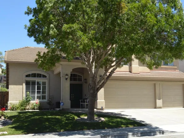 1121 Cypress St, Hollister, CA 95023