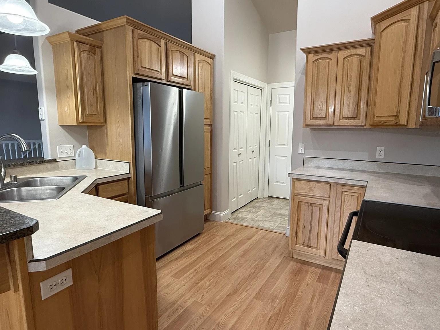3287 Banff Avenue - - — Photo 3