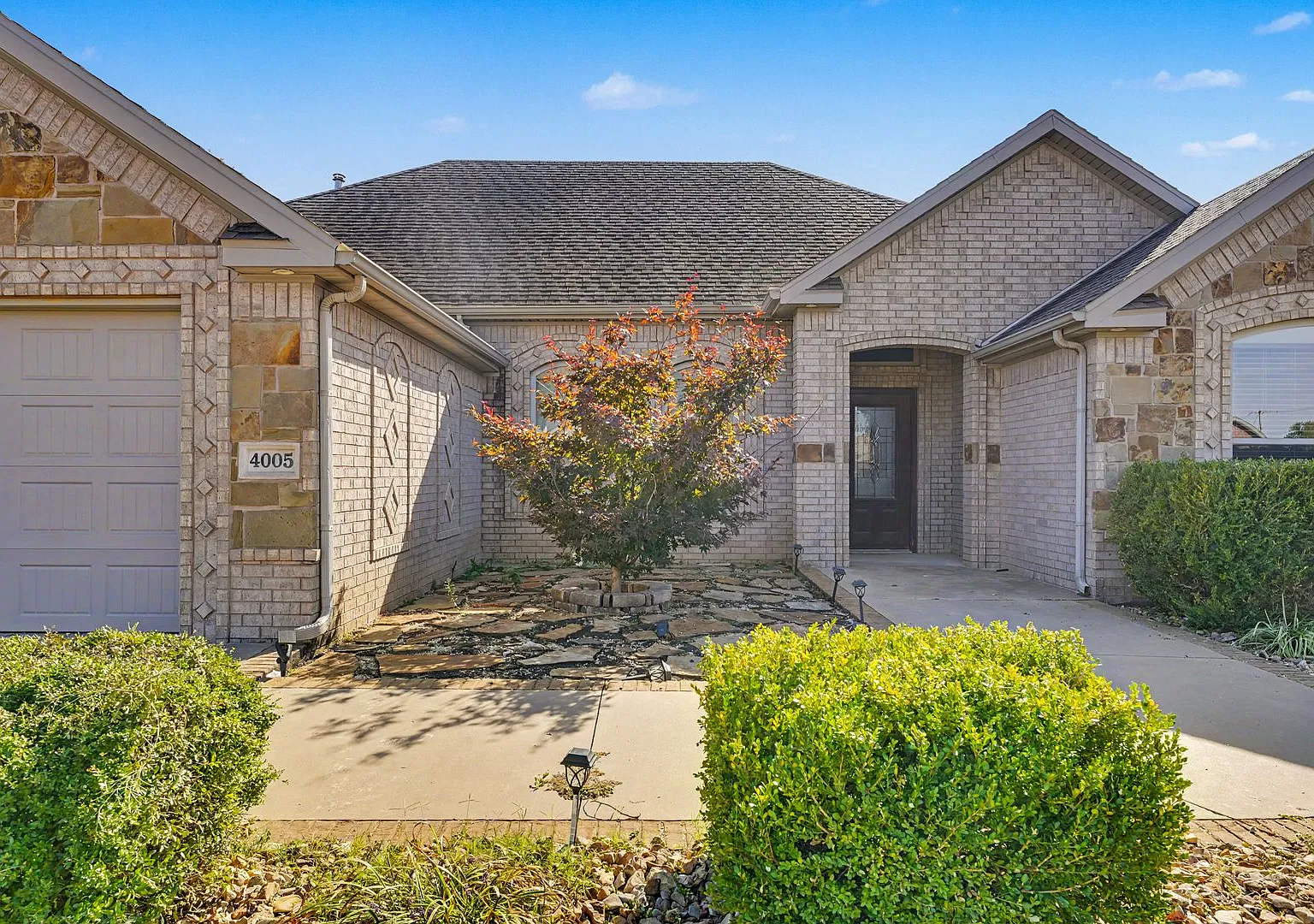Available ASAP! Stunning 3 Bed, 2 Bath Home with 3-Car Garage, Luxury Primary Suite & Fenced Yard — Photo 3
