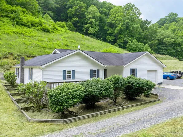 15083 N 226th Hwy, Bakersville, NC 28705