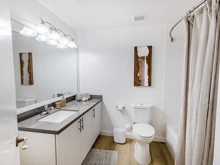 Polo Glen Apartment Homes — Photo 20