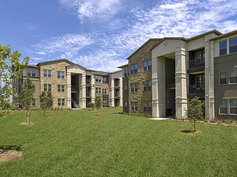 The Scott at Medio Creek — Photo 6