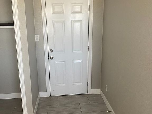 5th image of 1601 Stewart Ave #4