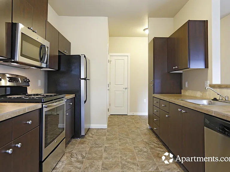 Plumtree Apartments — Photo 8