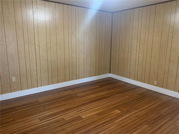 5th image of 2834 Debra Ln