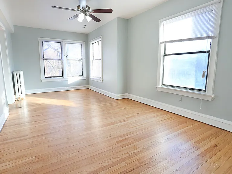 4600 Beacon — Photo 17