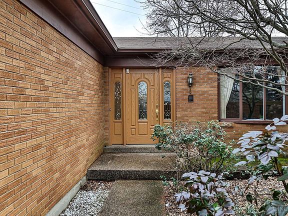 2nd image of 3339 Braewood Dr