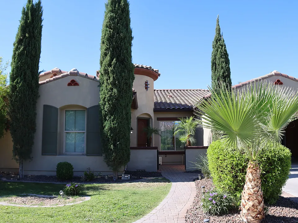 2405 W Wildhorse Dr