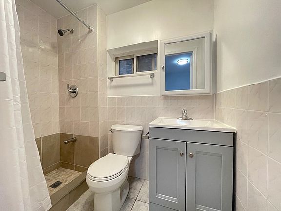4th image of 65 Saint Pauls Ave APT 2
