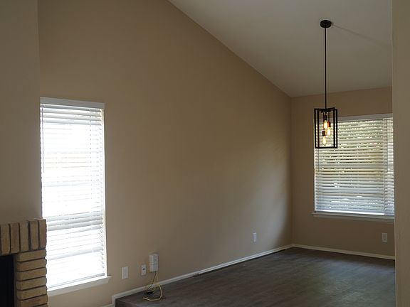 4th image of 9603 Berryville