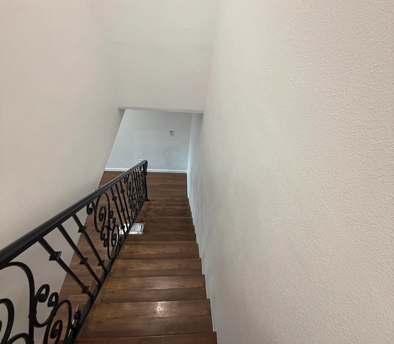 2342 Thomas St — Photo 3