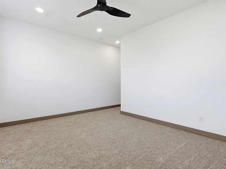2813 E Trumbull Rd #1 — Photo 29