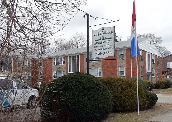 Evergreen Apartments — Photo 8