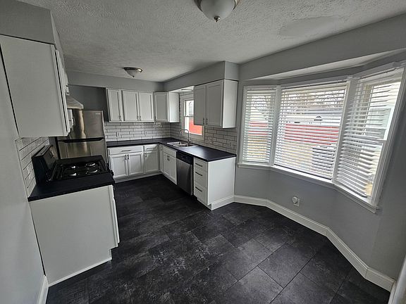 5th image of 1082 Himelright Blvd
