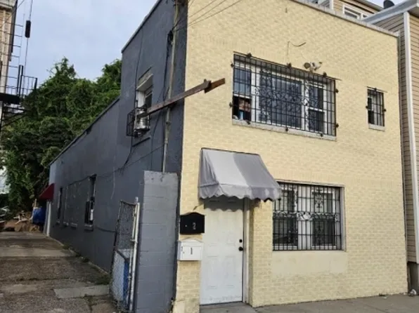 46 E Main St, Paterson City, NJ 07522