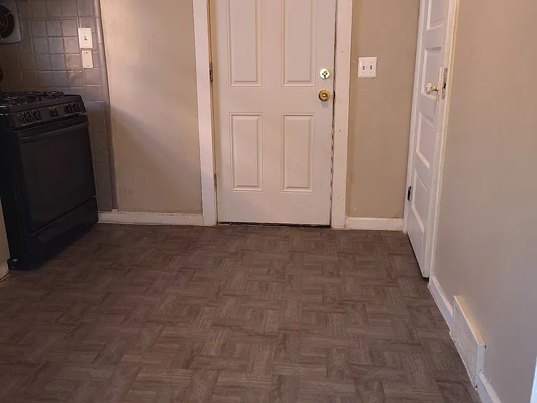 19 Liberty St — Photo 2