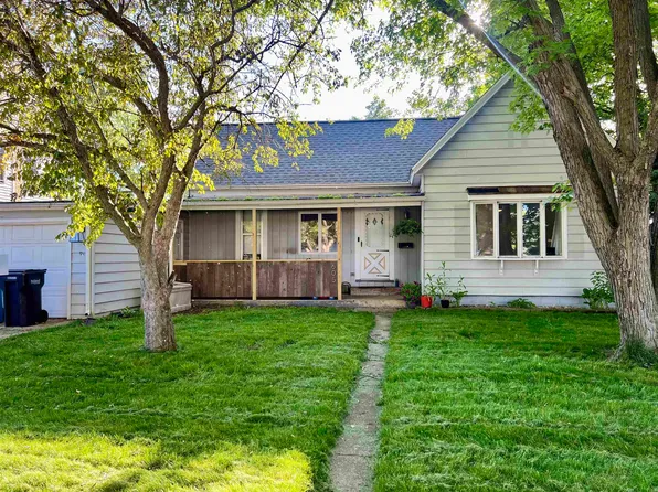 605 W 3rd Ave, Brodhead, WI 53520