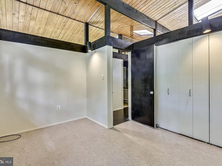 400 W Windsor Ave — Photo 39