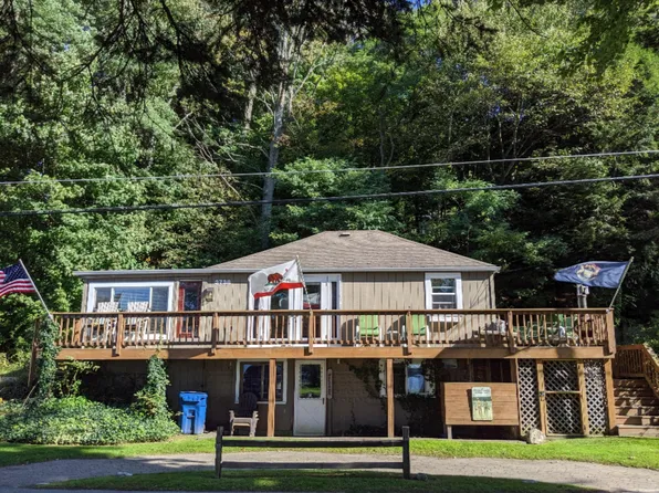 3738 N Lakeshore Dr, Ludington, MI 49431