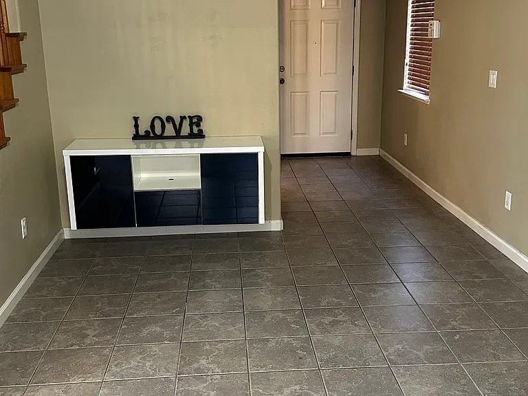 1474 Lions Den St — Photo 5
