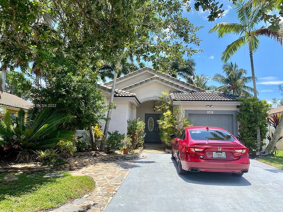 1st image of 461 SW 203rd Ave