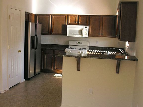 2nd image of 436 E Placita Nodo