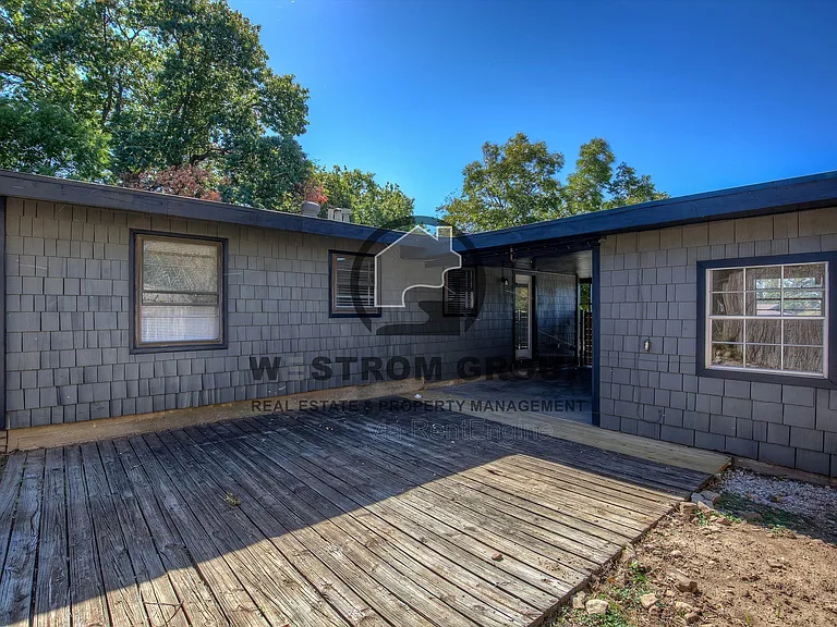 3905 Sanguinet St — Photo 34