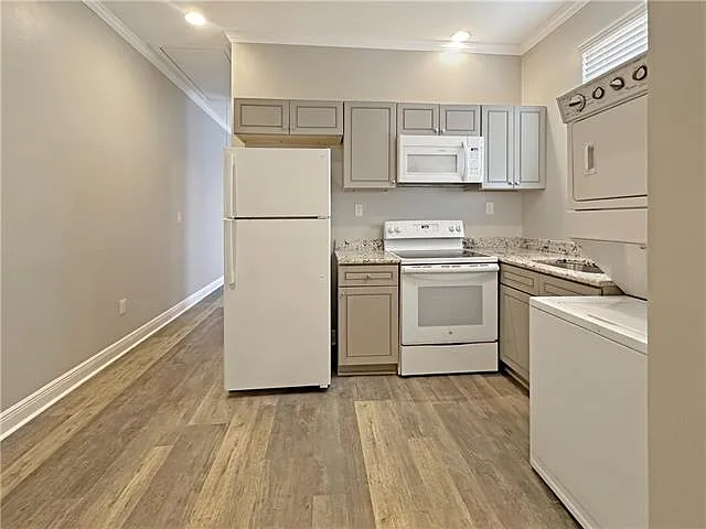 2321 Chartres St #A — Photo 7