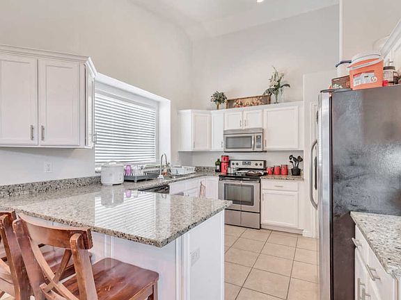 3rd image of 3914 S Othello Way