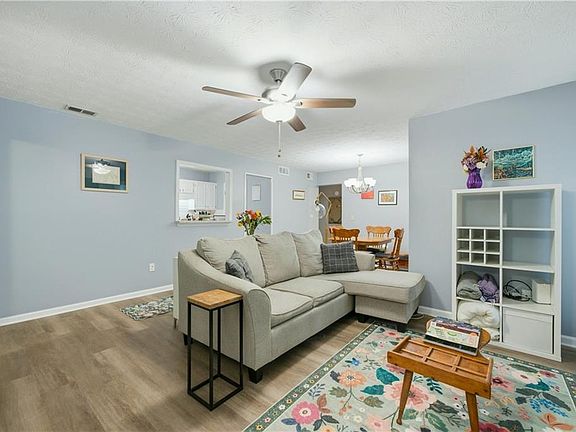 2nd image of 4097 Woodridge Way