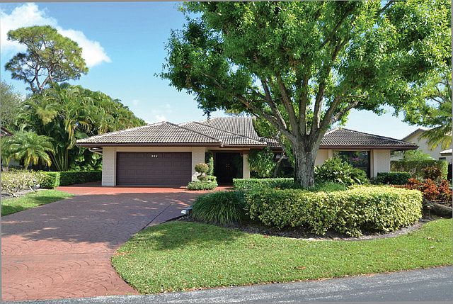 1st image of 615 Pine Lake Dr