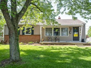 906 Westedge Dr, Tipp City, OH 45371